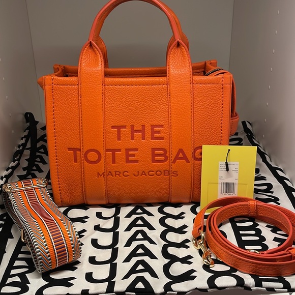 Marc Jacobs Handbags - RARE Marc Jacobs leather DRAGON FIRE The Tote Bag in small🧡🔥